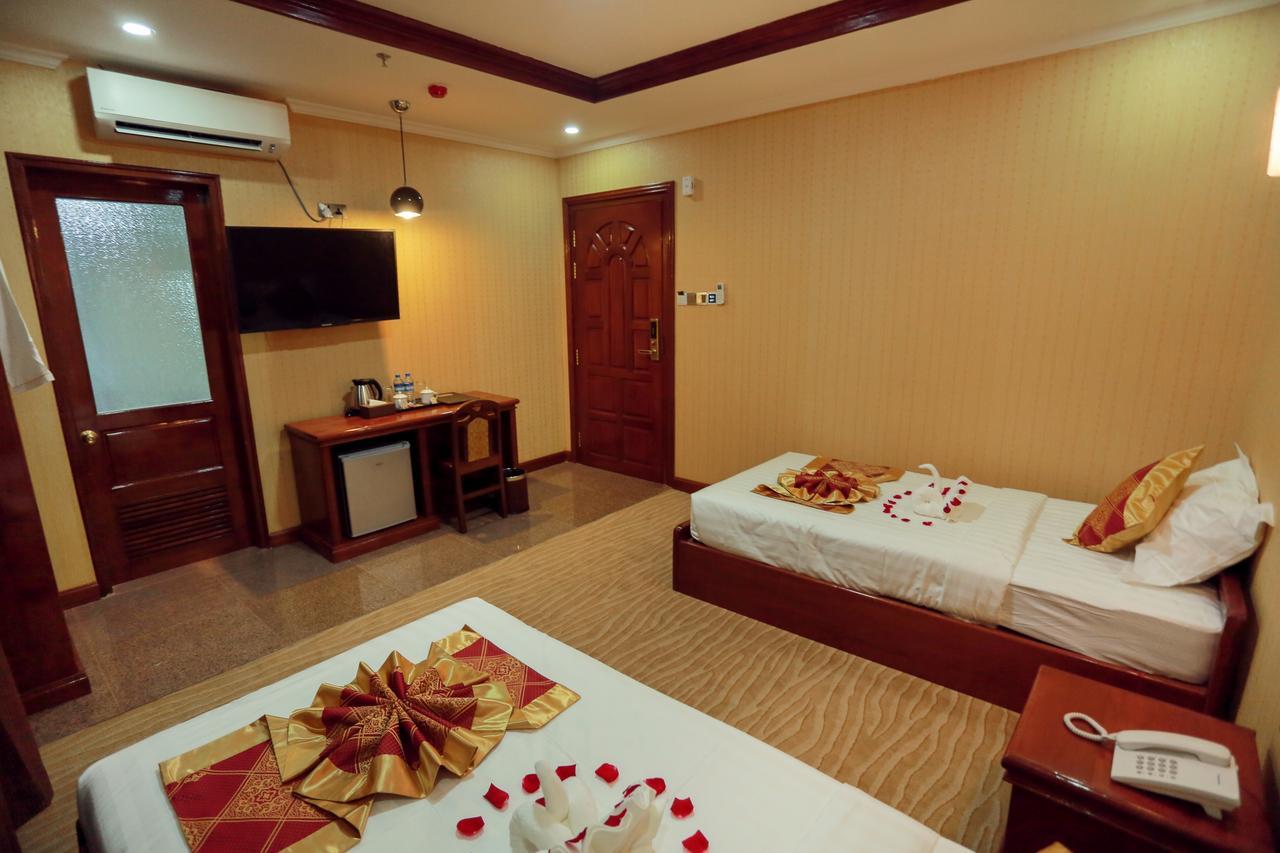 Silver City Hotel Mandalay Esterno foto