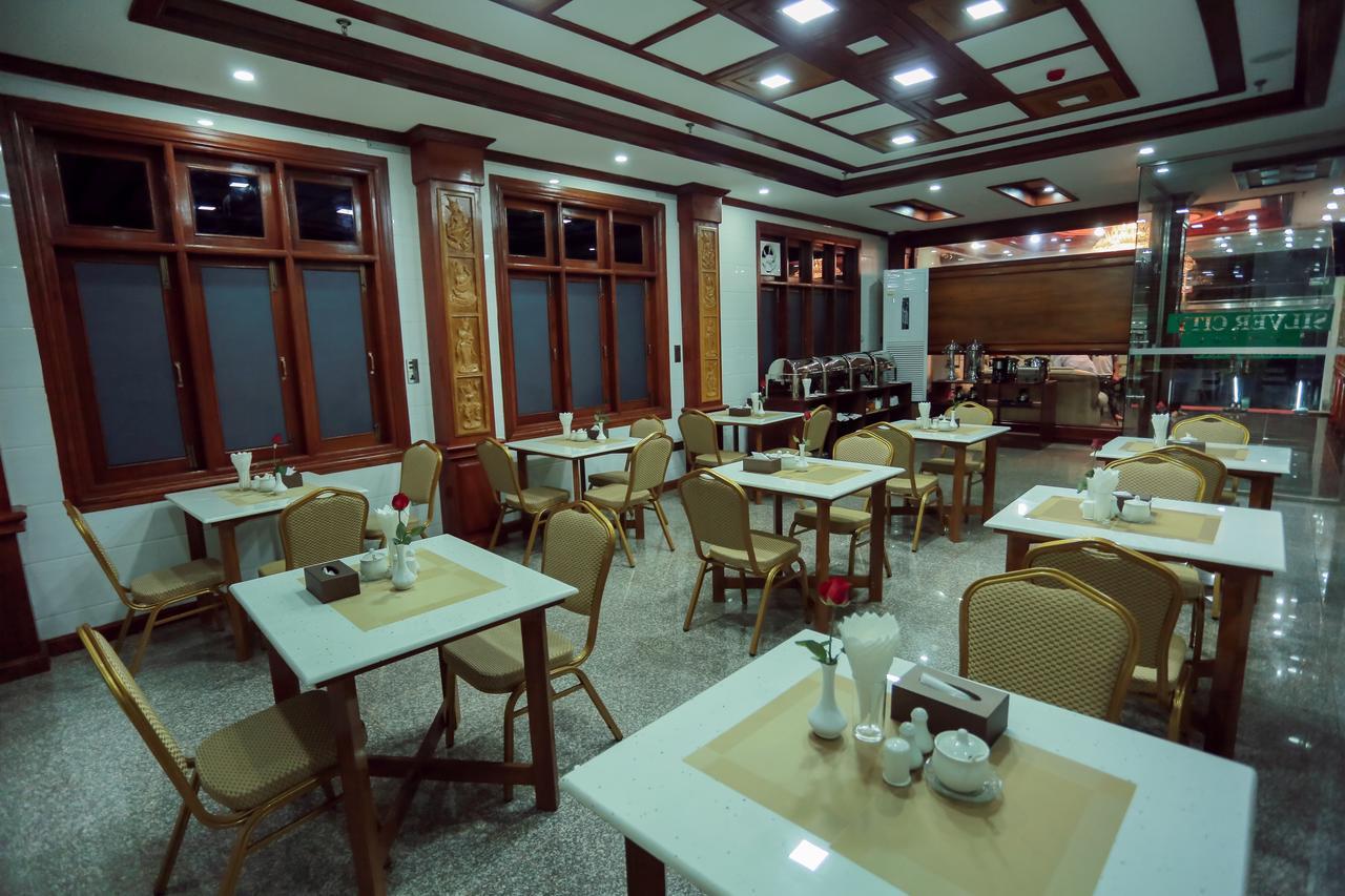 Silver City Hotel Mandalay Esterno foto