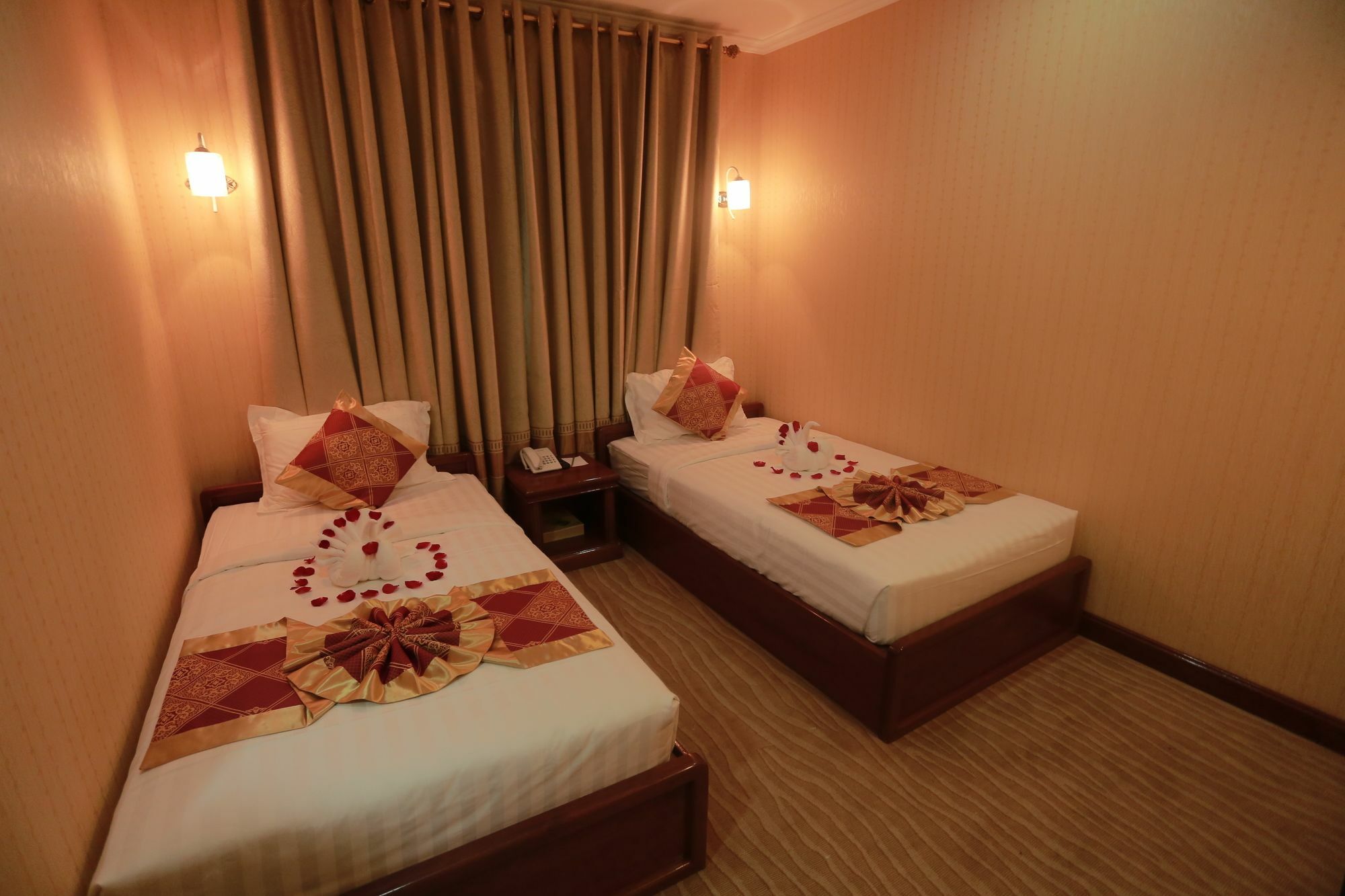 Silver City Hotel Mandalay Esterno foto